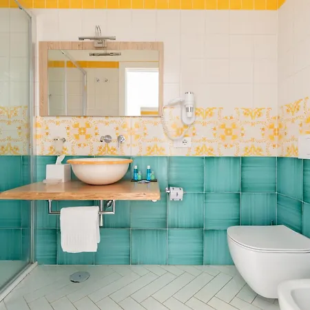 Yourhome - Lidia &