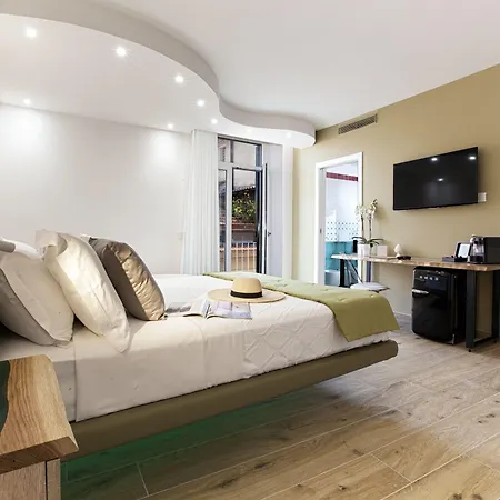 בית הארחה Yourhome - Lidia & 4*