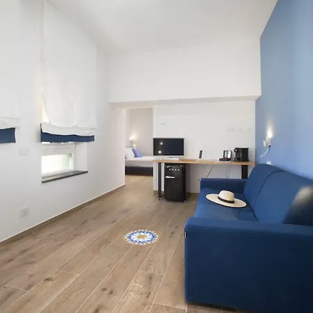 Yourhome - Lidia & 4* סורנטו