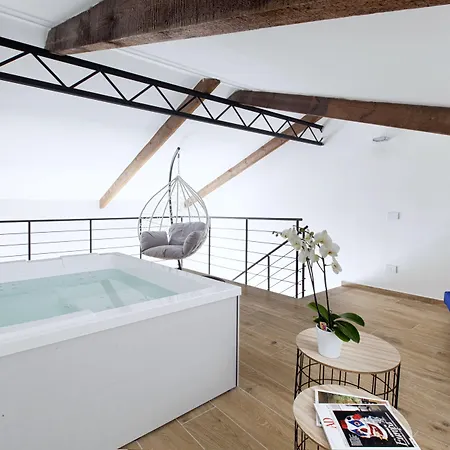 Yourhome - Lidia & בית הארחה